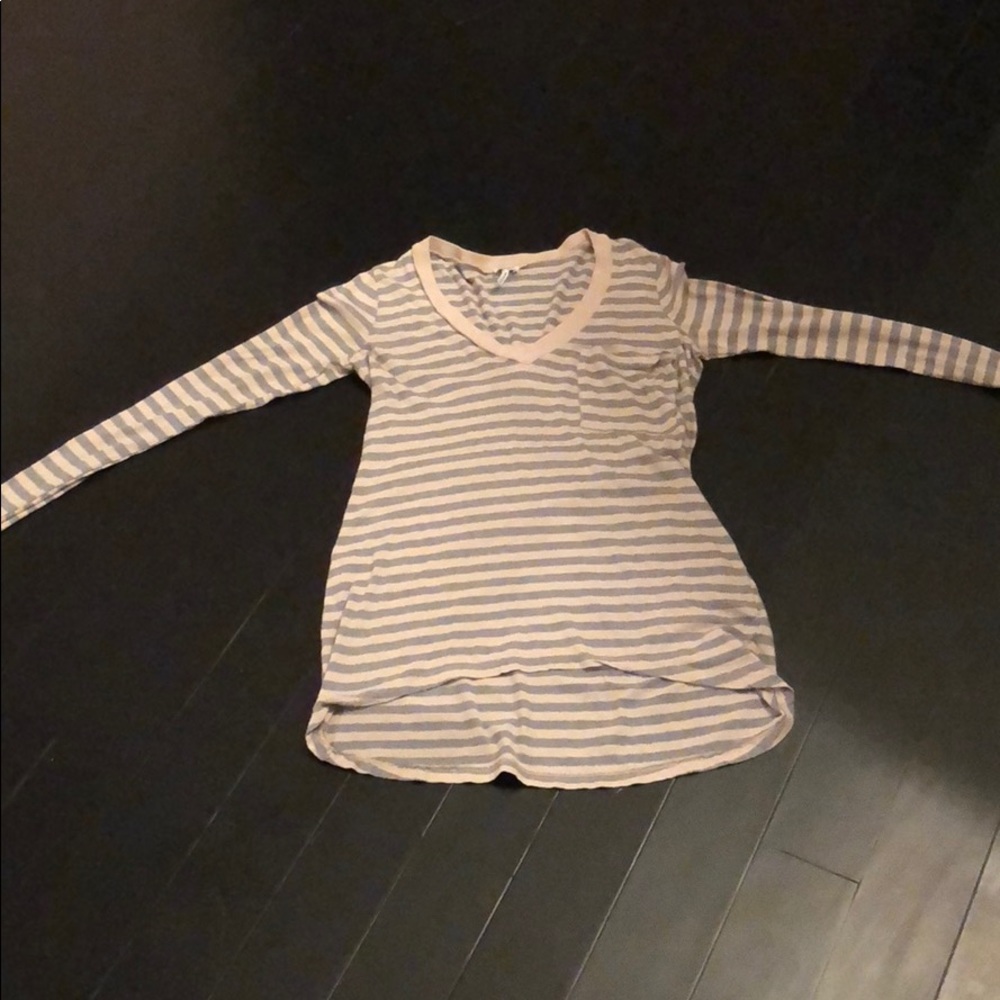 Splendid long sleeve V neck T